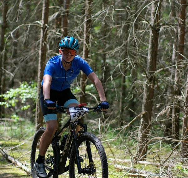 Les accessoires pour améliorer son confort sur un vélo d'appartement